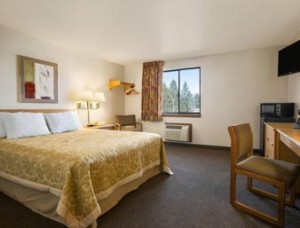 1-King-Bed-Accessible-Room