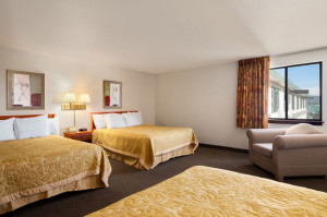 3-Queen-Beds